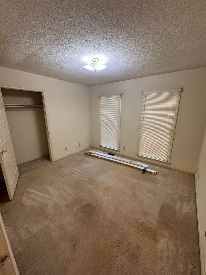 112 Oak Leaf Cir #1 - Photo 7 of 15