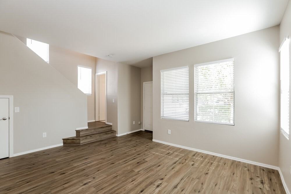 3929 W Irwin Ave - Photo 4 of 17