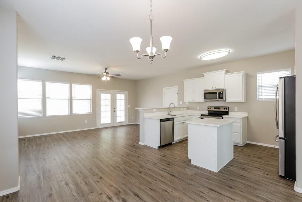 3929 W Irwin Ave - Photo 6 of 17