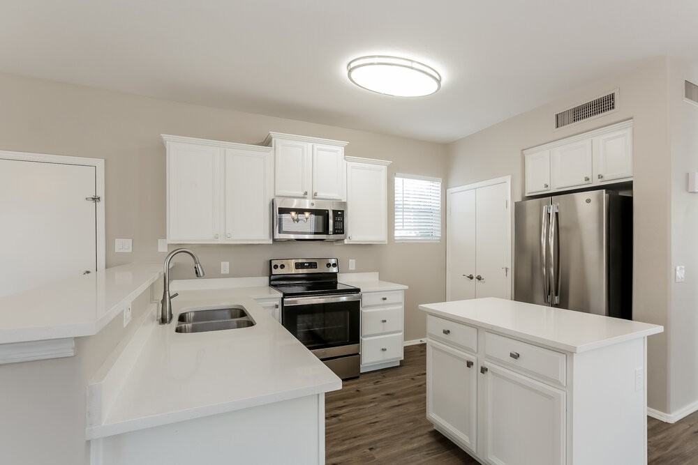 3929 W Irwin Ave - Photo 7 of 17