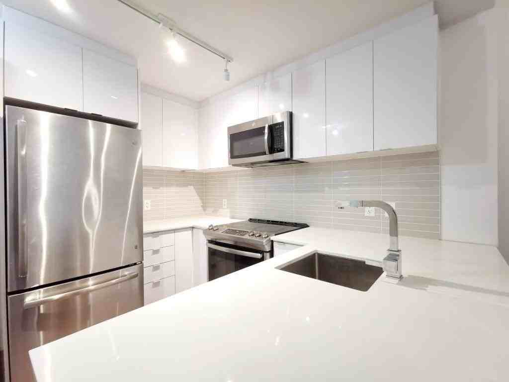 1190 Rue Mackay #1405 - Photo 3 of 23