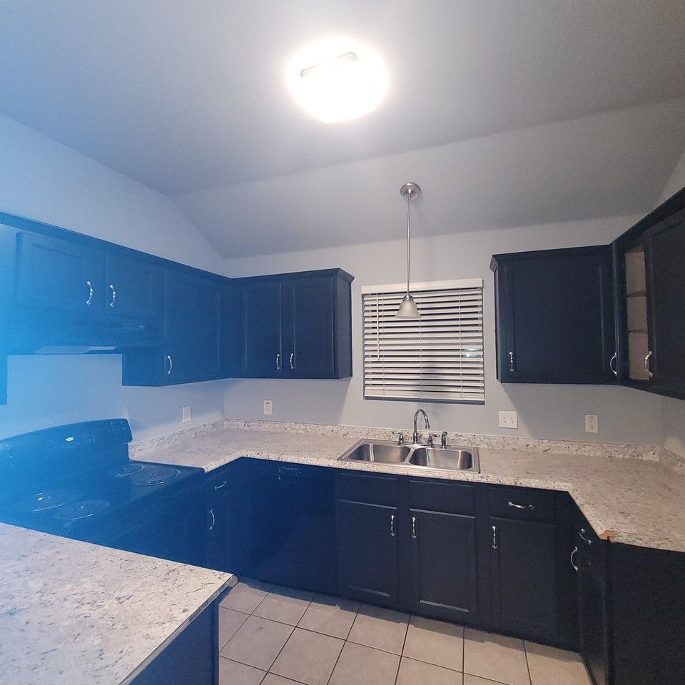 208 Alpine Dr #1 - Photo 4 of 4