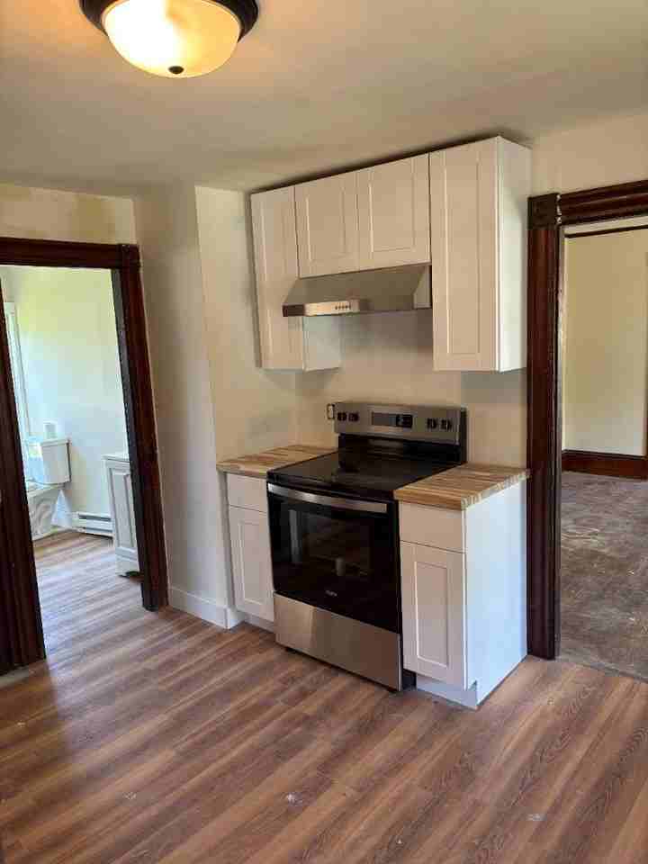 40 Allen St - Unit 2 - Photo 2 of 7