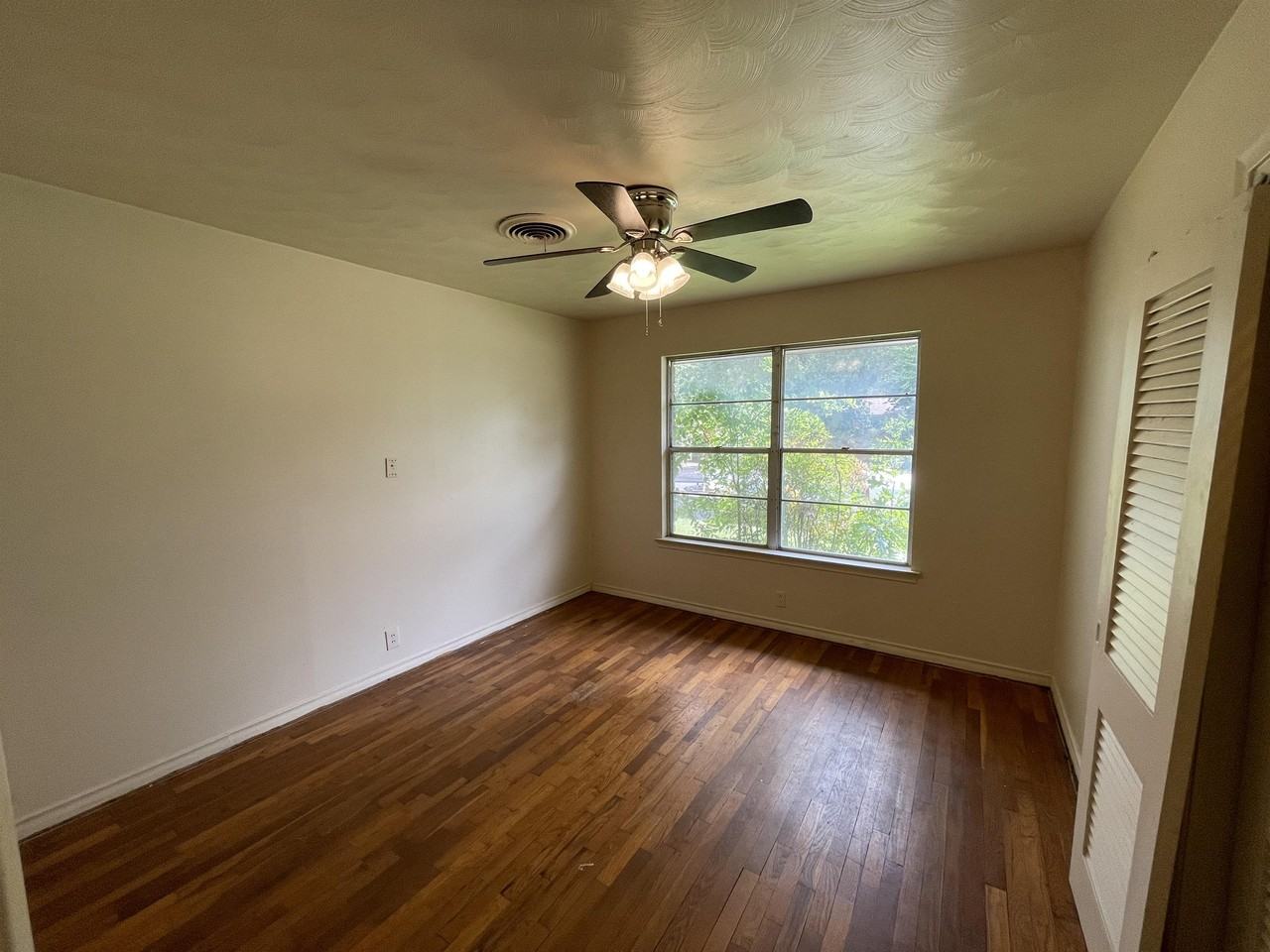 1402 Linden Dr #1 - Photo 7 of 19