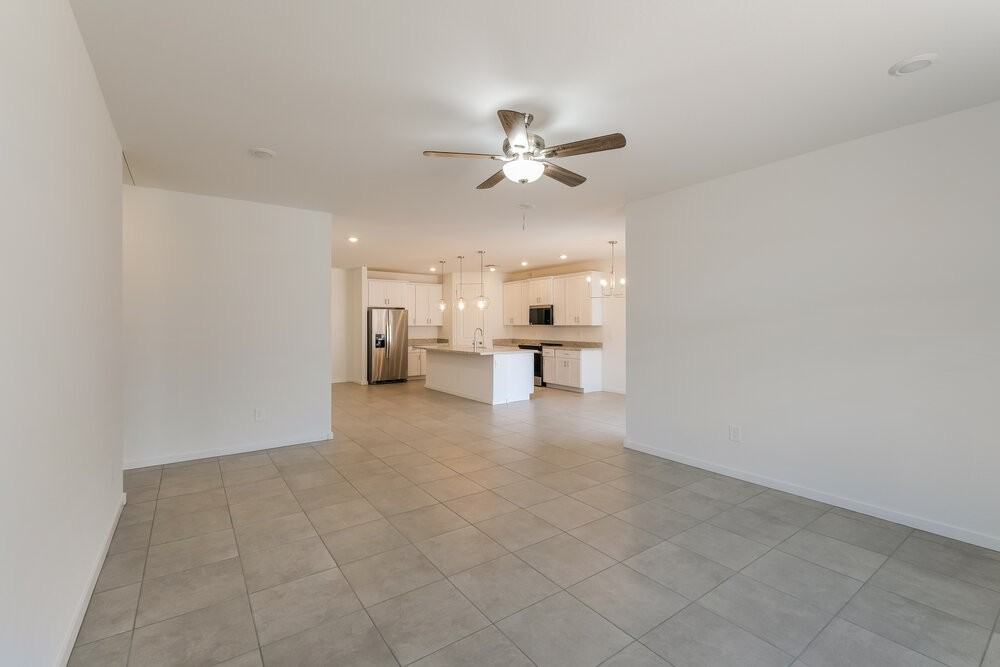 24426 W Grenadine Rd - Photo 4 of 16