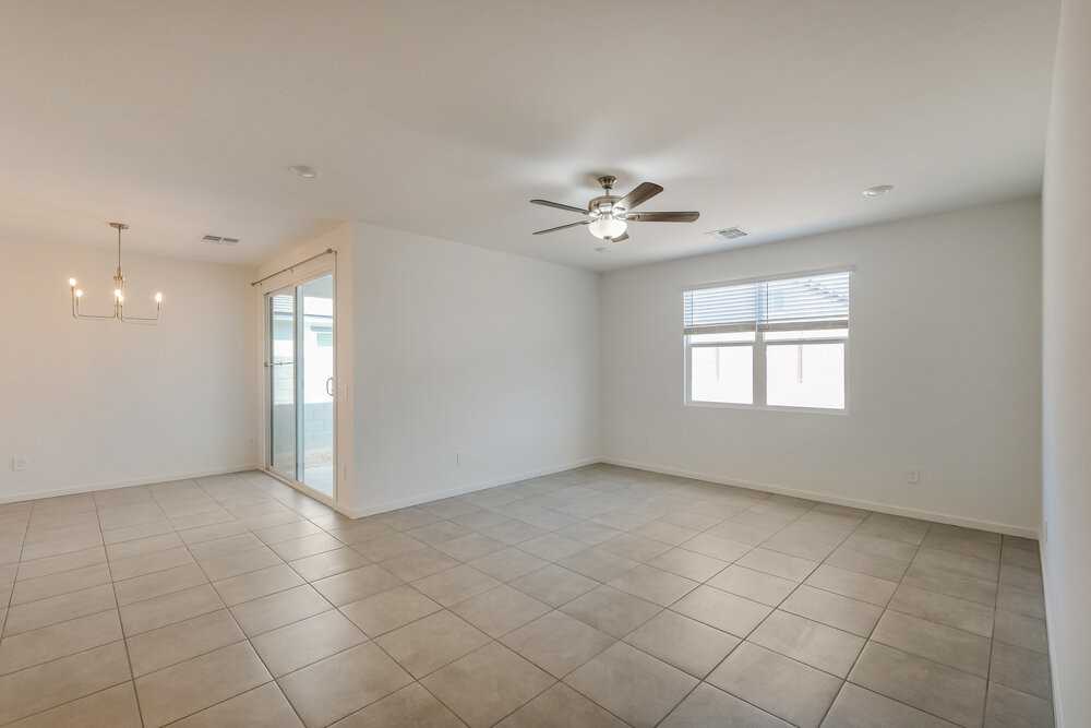 24426 W Grenadine Rd - Photo 5 of 16