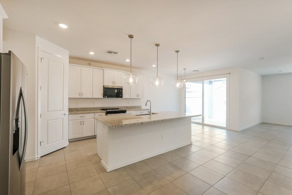 24426 W Grenadine Rd - Photo 7 of 16