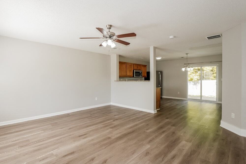 10060 Nolton Cir - Photo 6 of 17