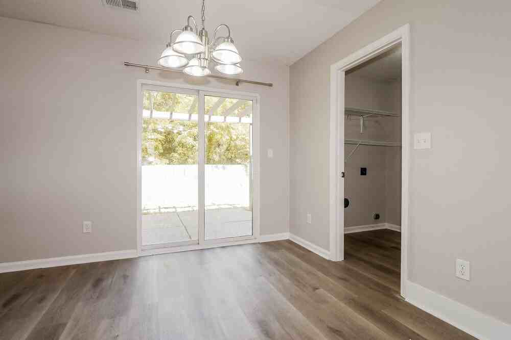 10060 Nolton Cir - Photo 7 of 17