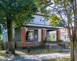 featured image of 38 W 10th St
