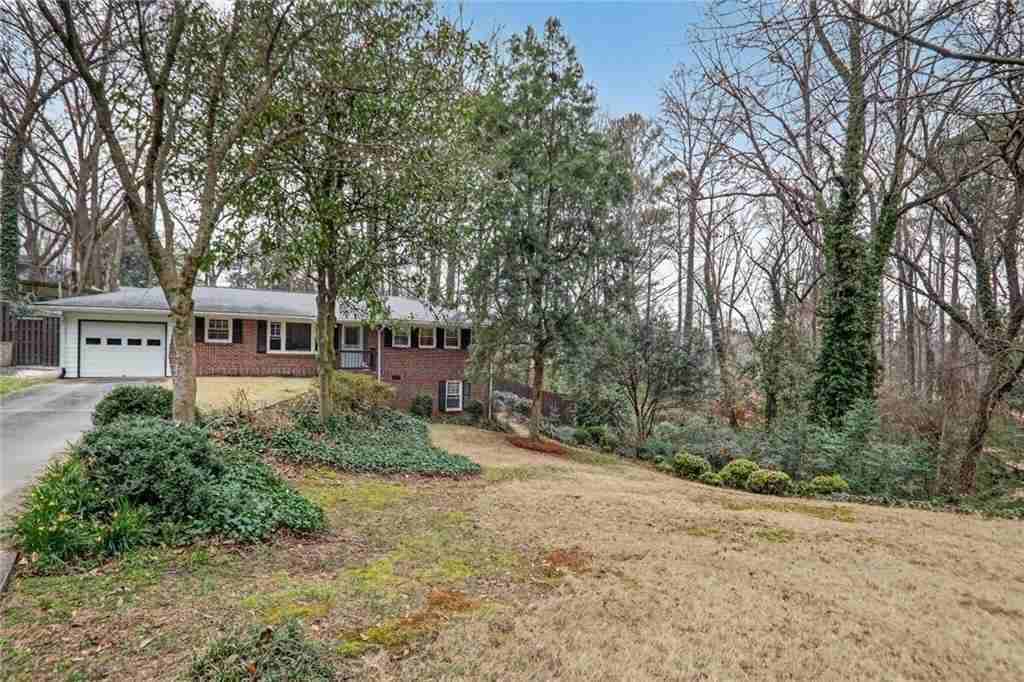 2560 Skyland Trl Ne - Photo 3 of 20