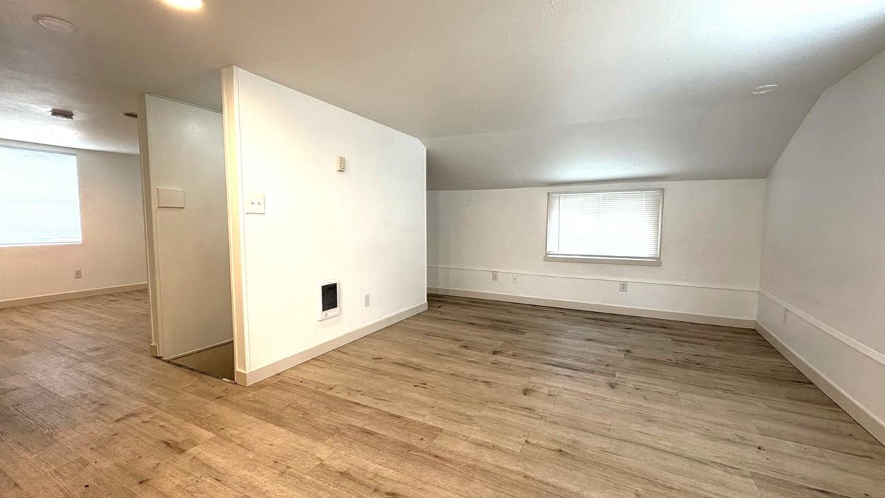 4512 Pacific Way - Photo 4 of 8