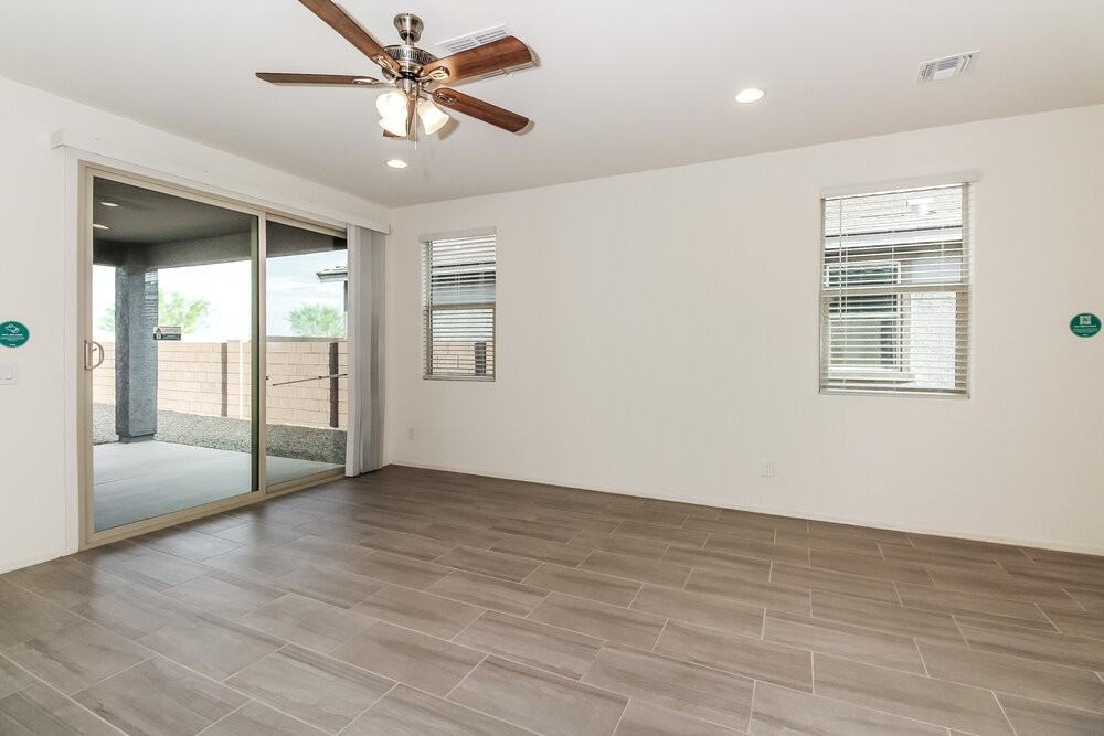 13146 N Grayson Dr - Photo 4 of 16