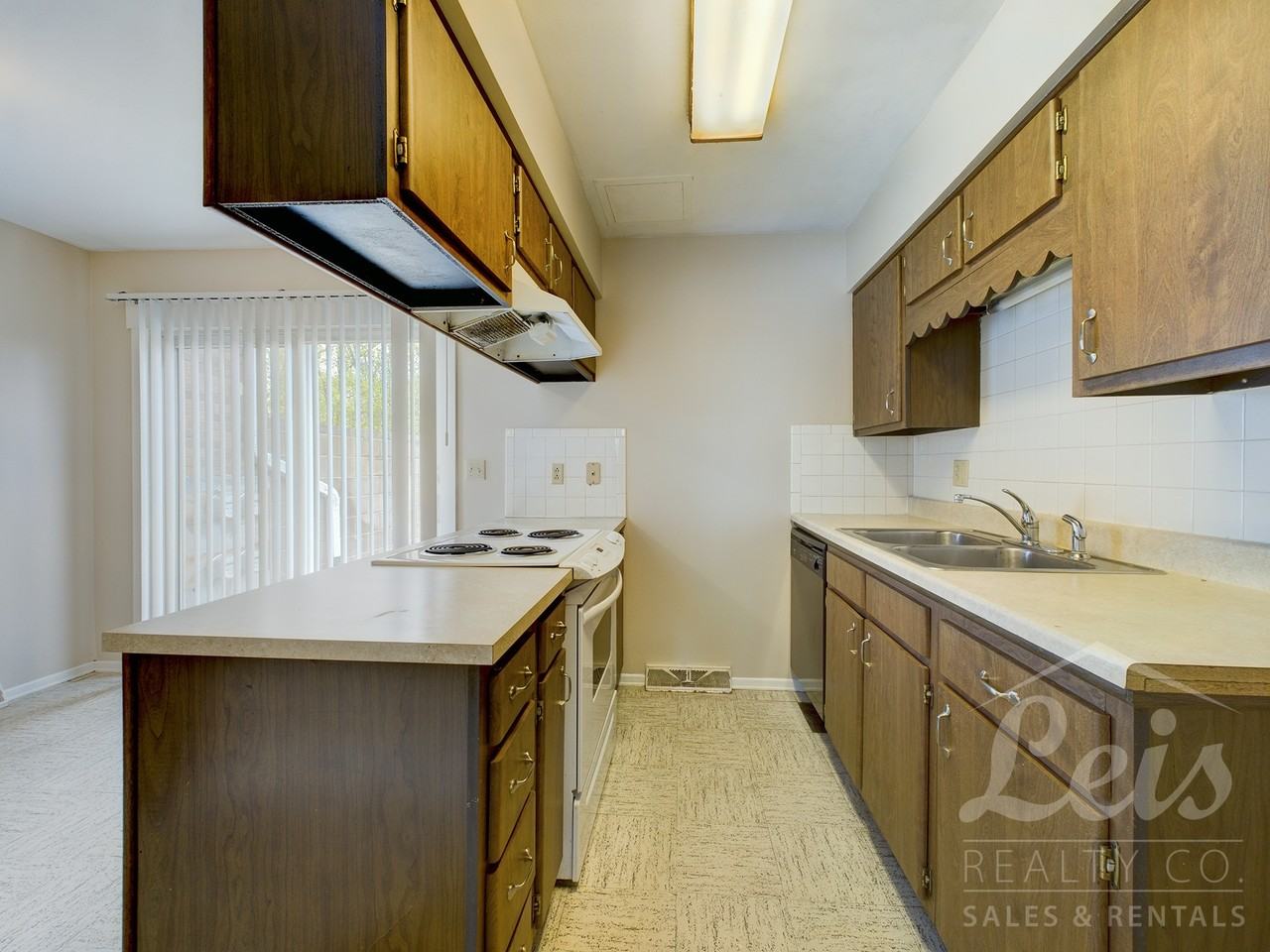 1365 Chippewa Dr #7 - Photo 4 of 16