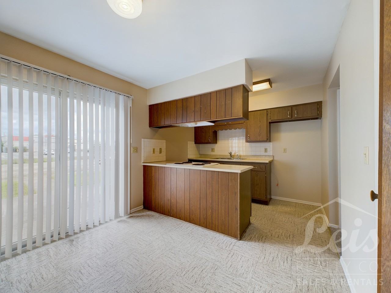 1365 Chippewa Dr #7 - Photo 5 of 16