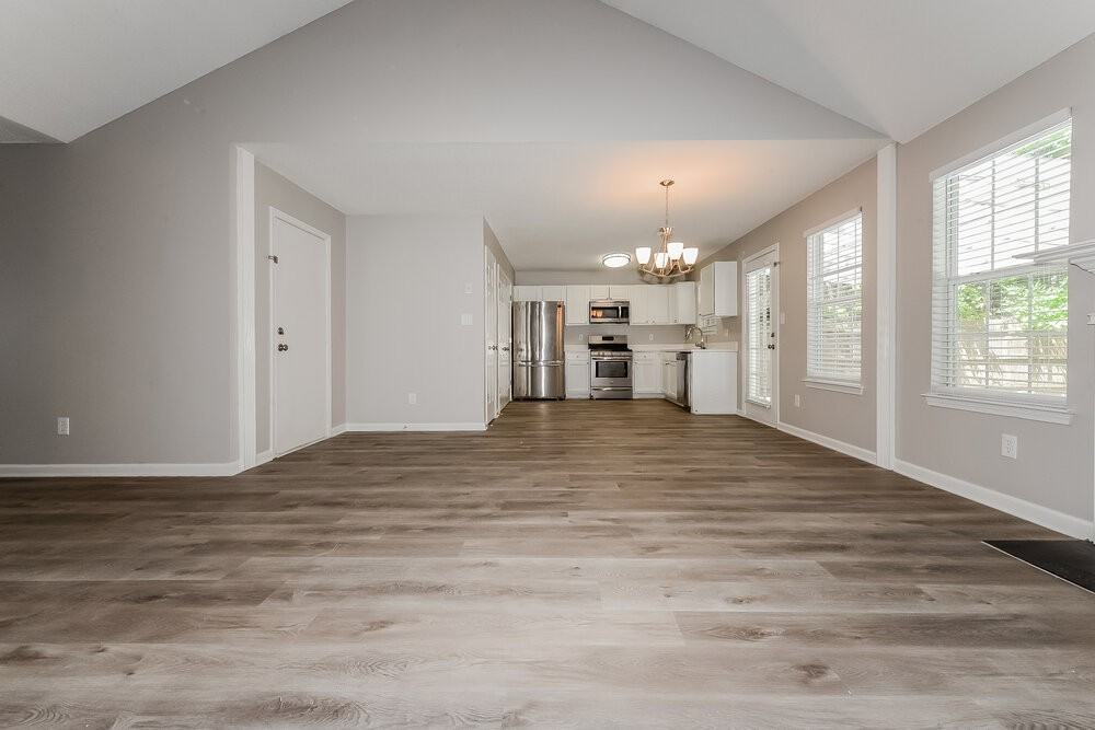 2860 Highland Hill Pkwy - Photo 4 of 16