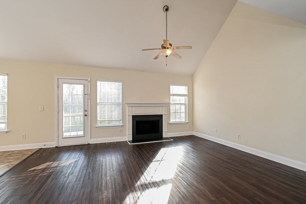 1565 Bridgecrest Dr - Photo 5 of 17