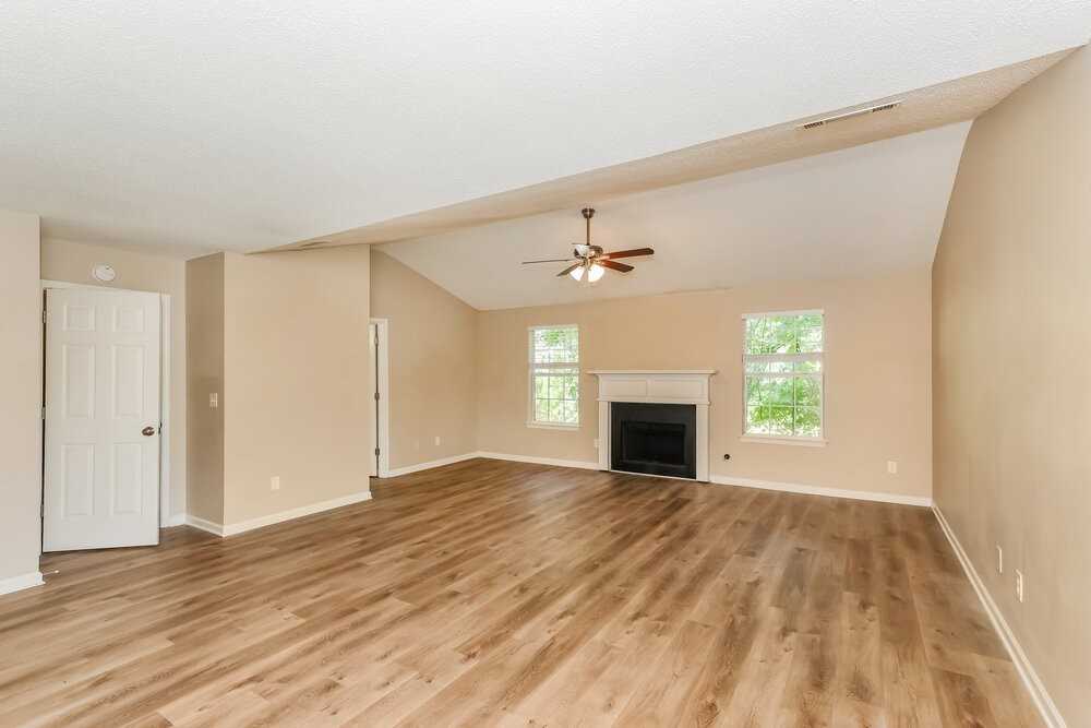 2016 Smithfield Ave - Photo 5 of 17