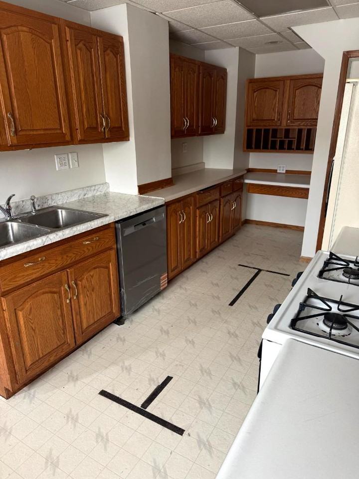 2820 W 1st St - Photo 2 of 9