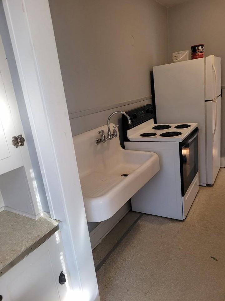 302 N 5th Ave - Photo 2 of 9