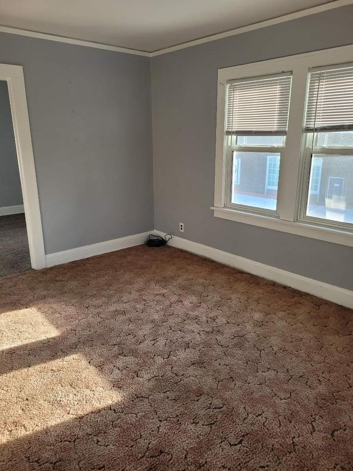 302 N 5th Ave - Photo 7 of 9