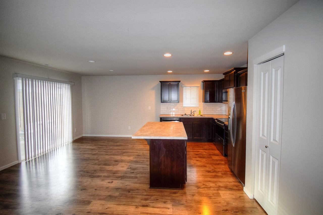 6923 Sweetgum Ave Ne #1 - Photo 4 of 28