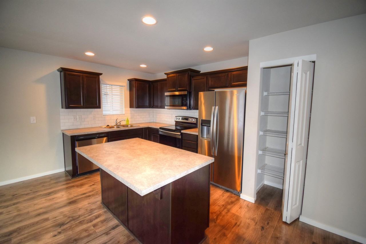 6923 Sweetgum Ave Ne #1 - Photo 5 of 28