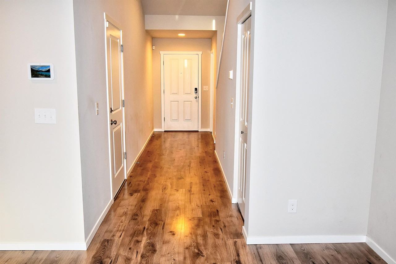 6923 Sweetgum Ave Ne #1 - Photo 7 of 28