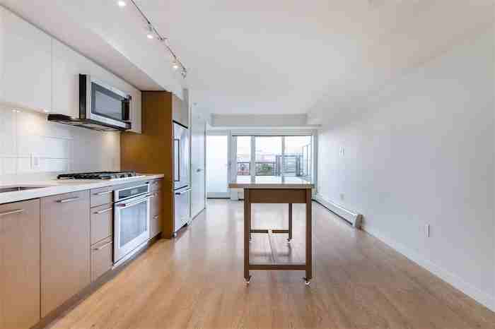 382 East 1st Ave - Photo 6 of 40