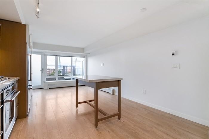 382 East 1st Ave - Photo 7 of 40