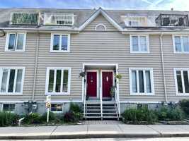 featured image of 7 Bertrand St