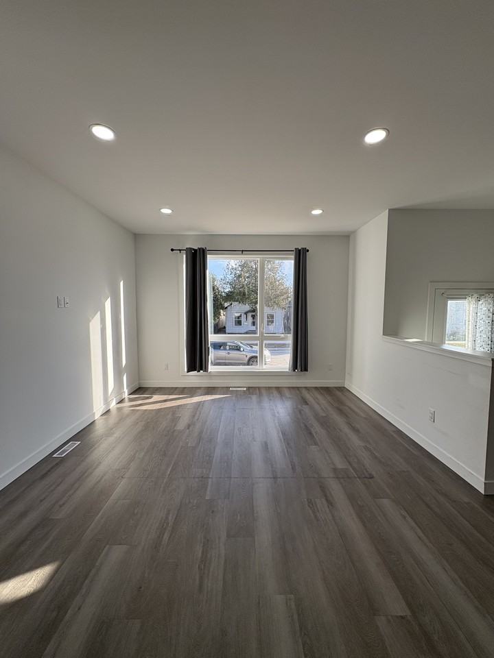 373 Bowman Ave - Photo 3 of 14