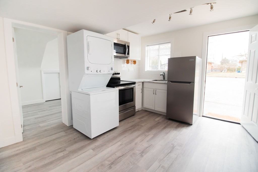 32 Hughes Ave - Photo 2 of 9