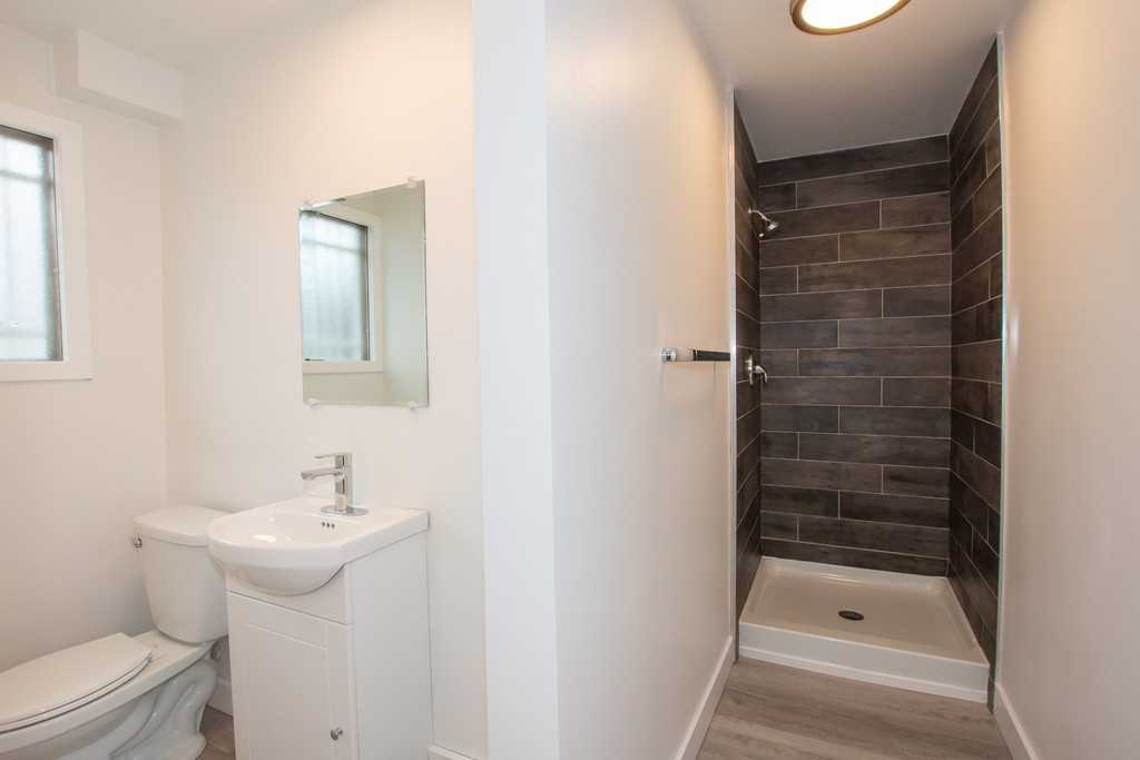 32 Hughes Ave - Photo 7 of 9