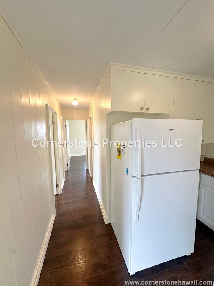 528 Oneawa St #1 - Photo 6 of 21