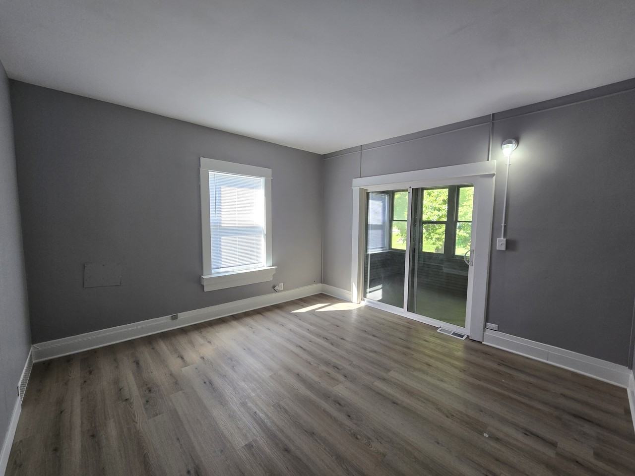 733 Baltimore St #1 - Photo 5 of 19