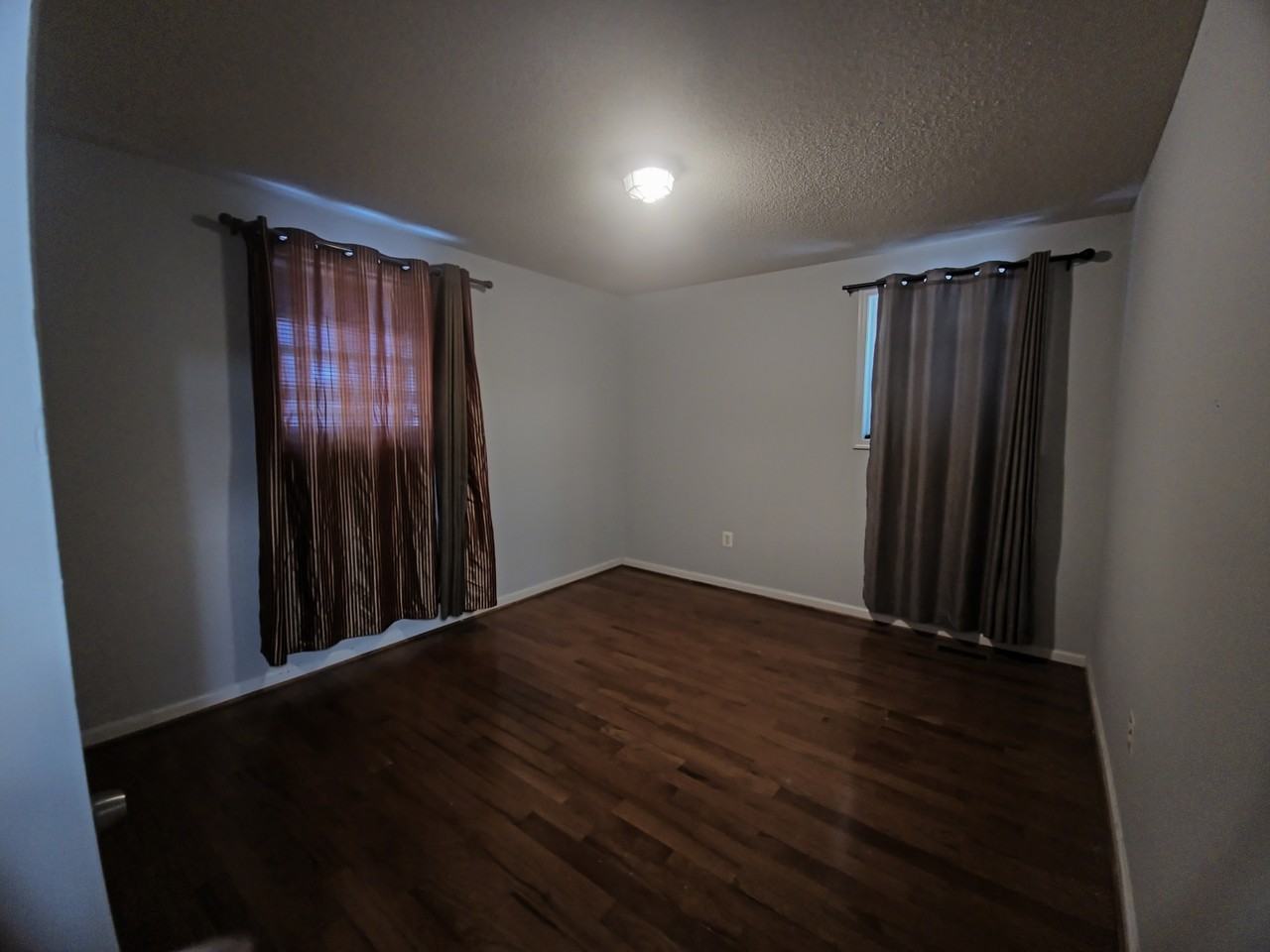 2317 Roslyn Ave #1 - Photo 2 of 9