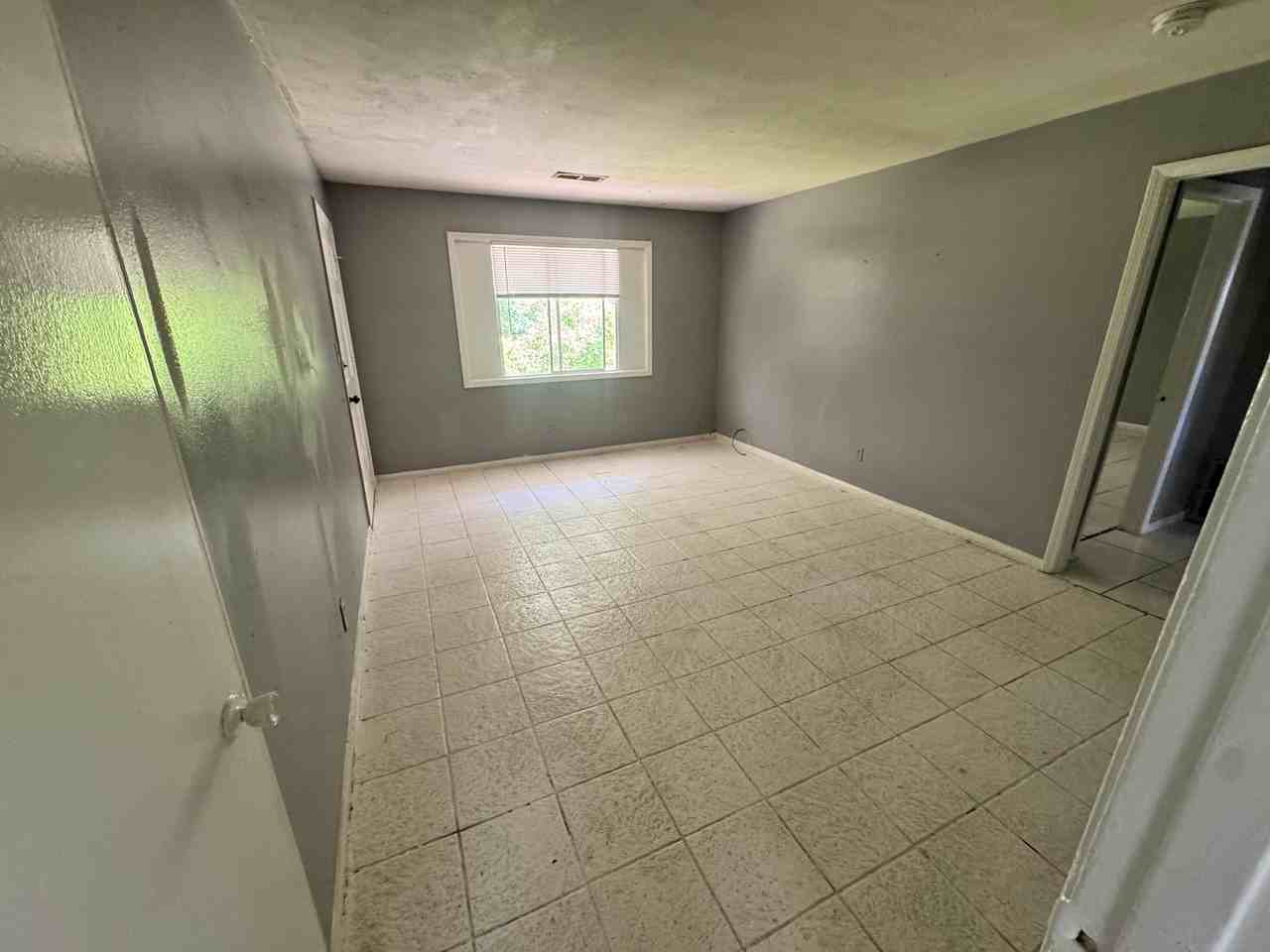 609 Allen Dr - Photo 5 of 15