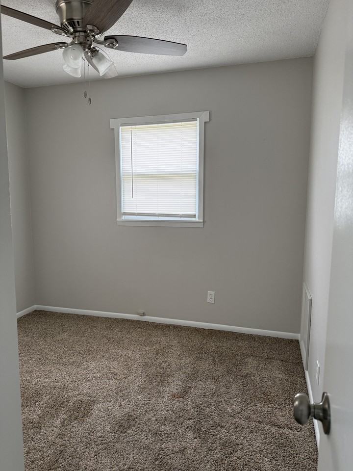 5841 Anchor Way #C - Photo 4 of 7