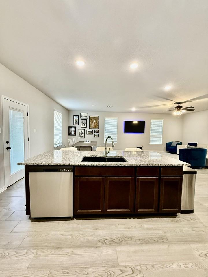 3103 Seeker St #1 - Photo 4 of 6