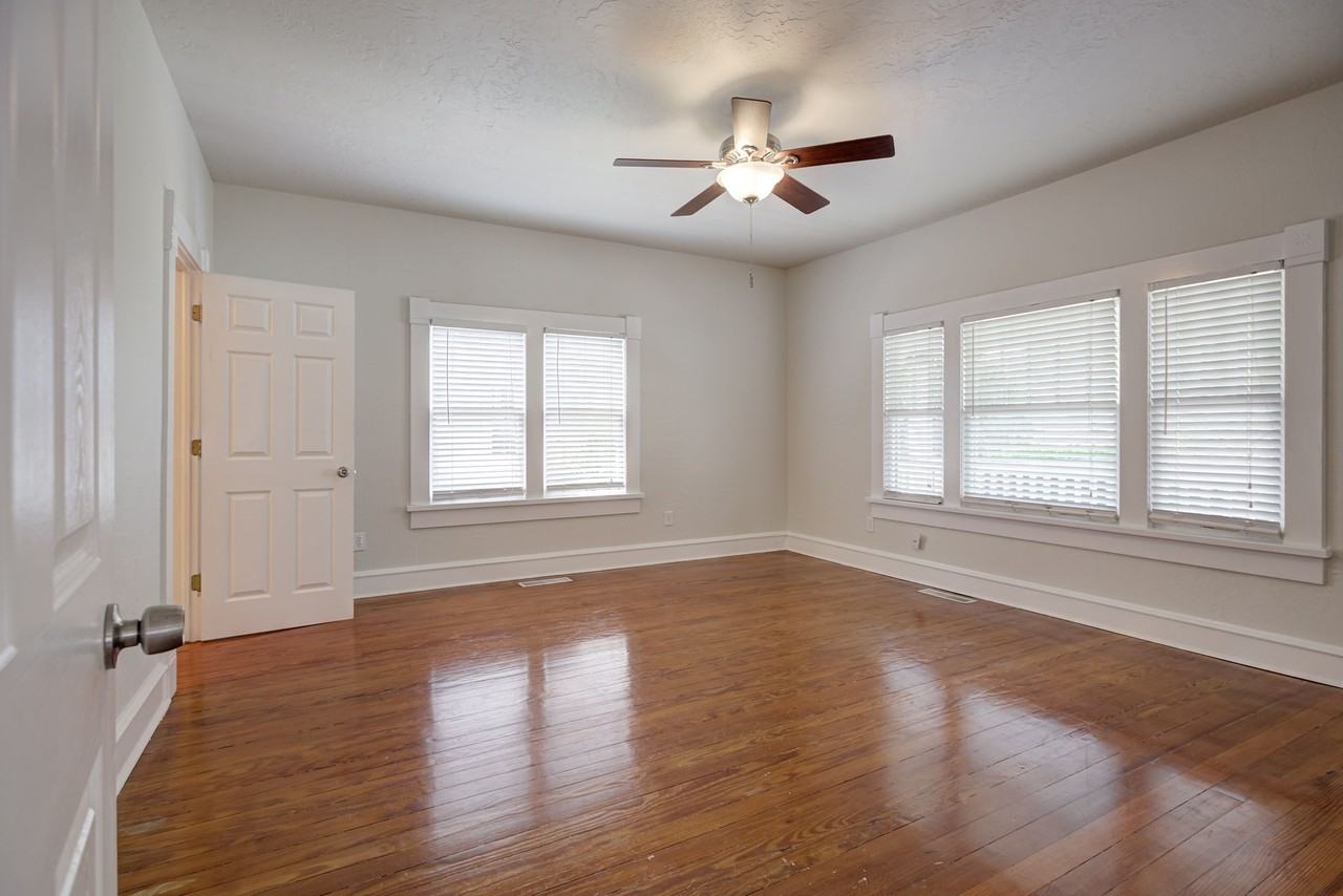 1005 Classen Blvd #1 - Photo 5 of 10