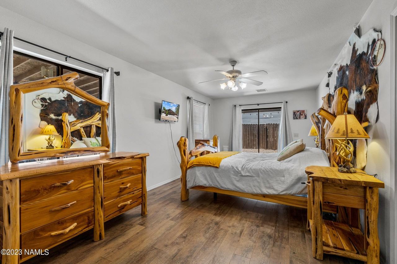 1061 W Morse Ave #1 - Photo 6 of 17