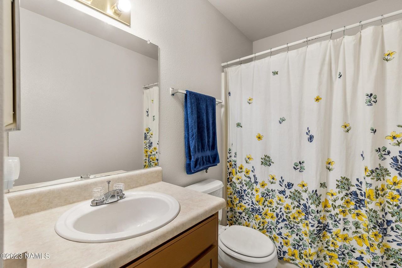 1061 W Morse Ave #1 - Photo 7 of 17