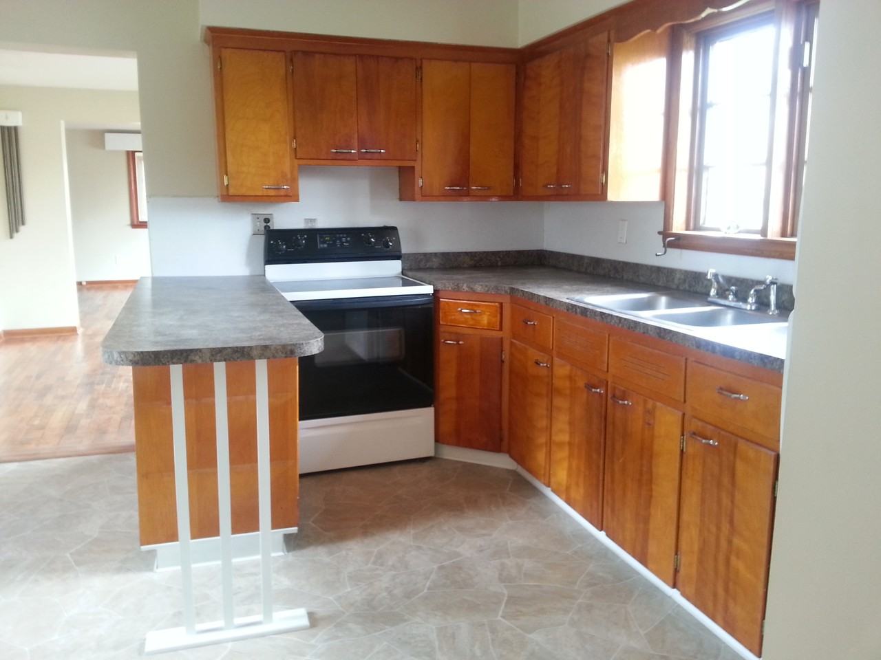 117 Lakeside Dr #1 - Photo 2 of 8