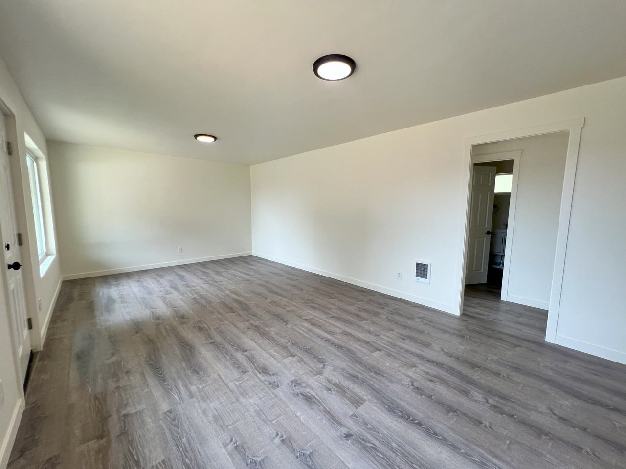 34213 Riverside Dr Sw #34213 - Photo 4 of 13