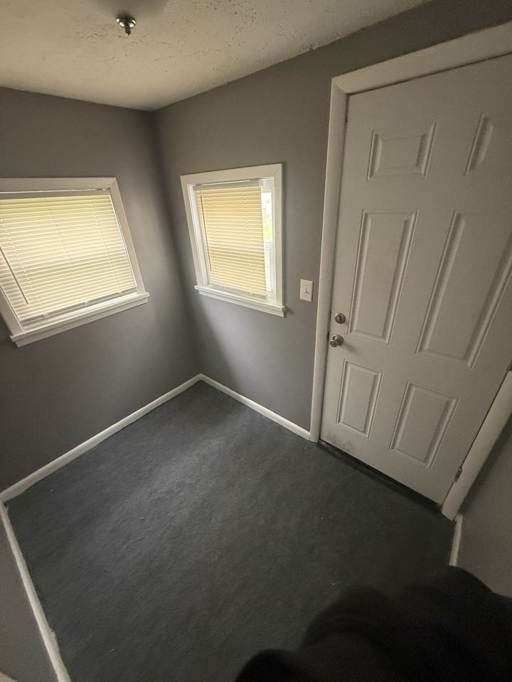 10409 Nelson Ave #1 - Photo 5 of 20
