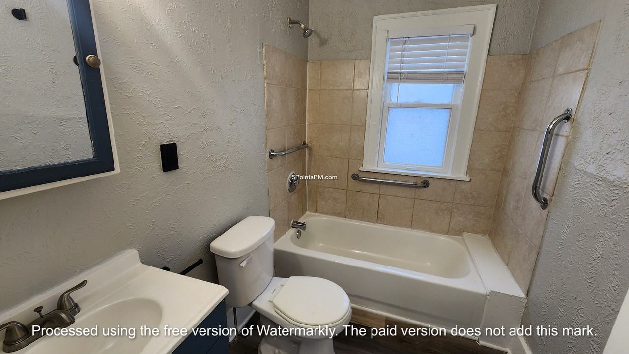 2797 E 125th St #1 - Photo 5 of 9