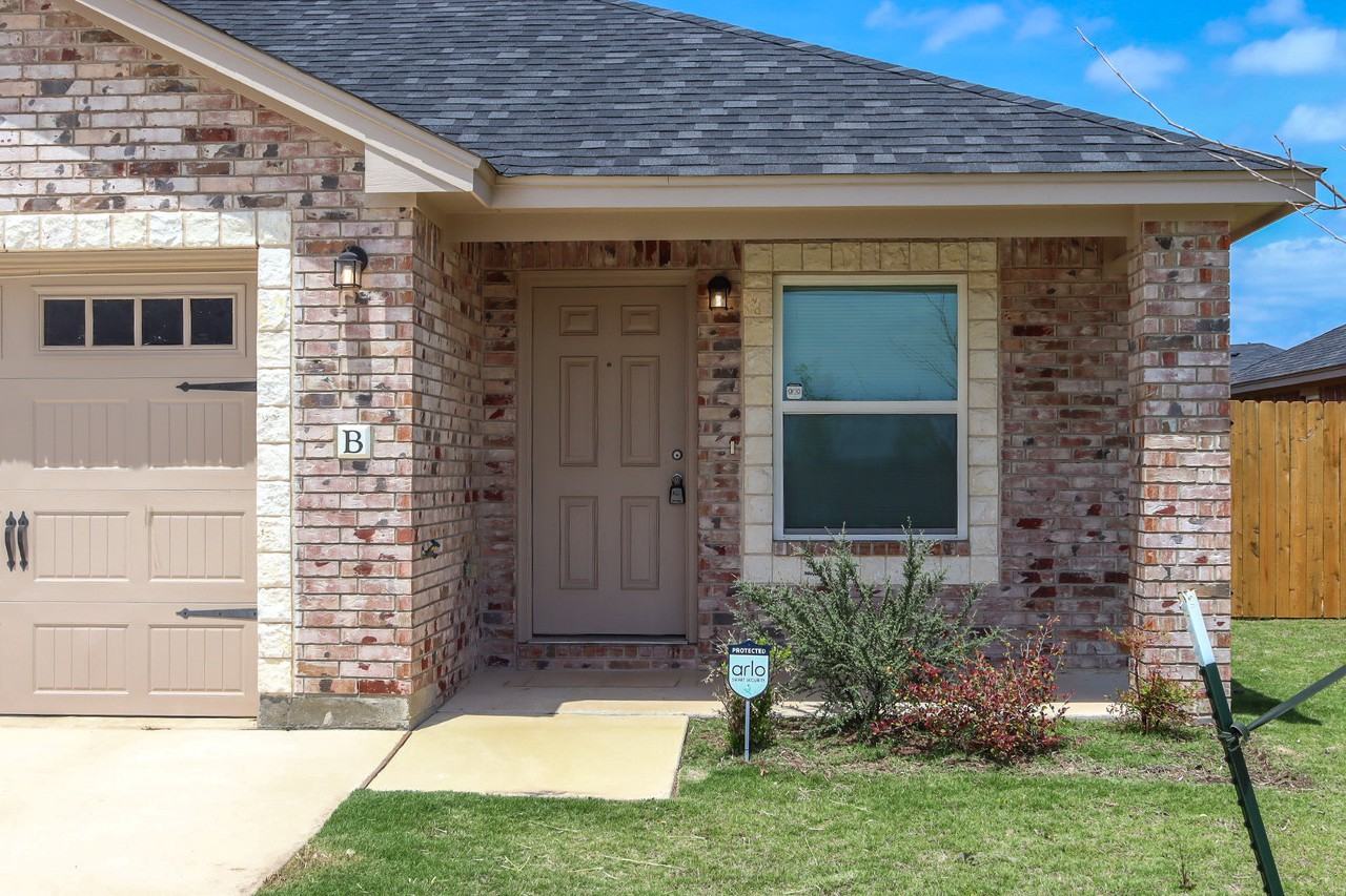6203 Twistleaf Lane - B #B - Photo 3 of 34