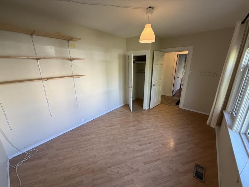 249 Victoria Rd Uppr - Photo 2 of 41