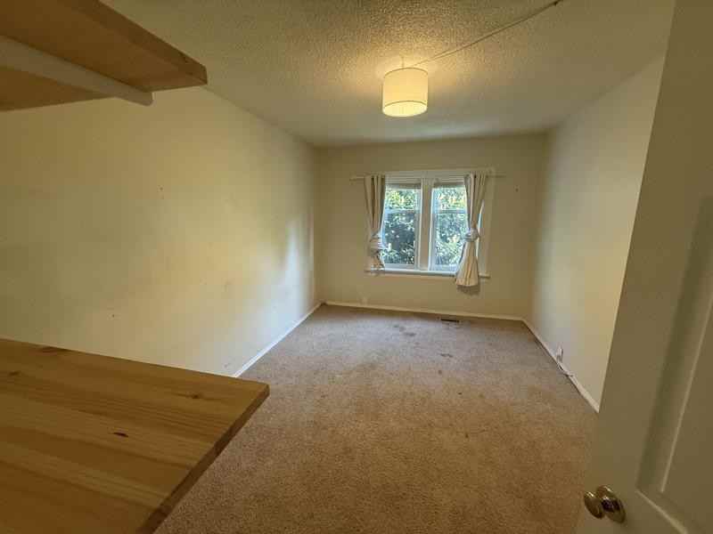249 Victoria Rd Uppr - Photo 5 of 41